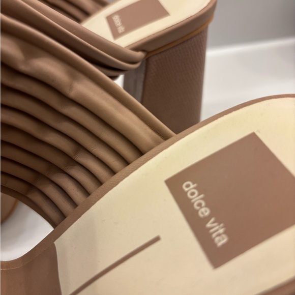 Dolce Vita Women's Brown Strappy Sandals - Picture 4 of 8